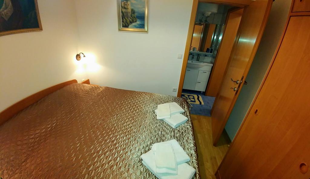 Apartments Ina 로가스카슬라티나 외부 사진