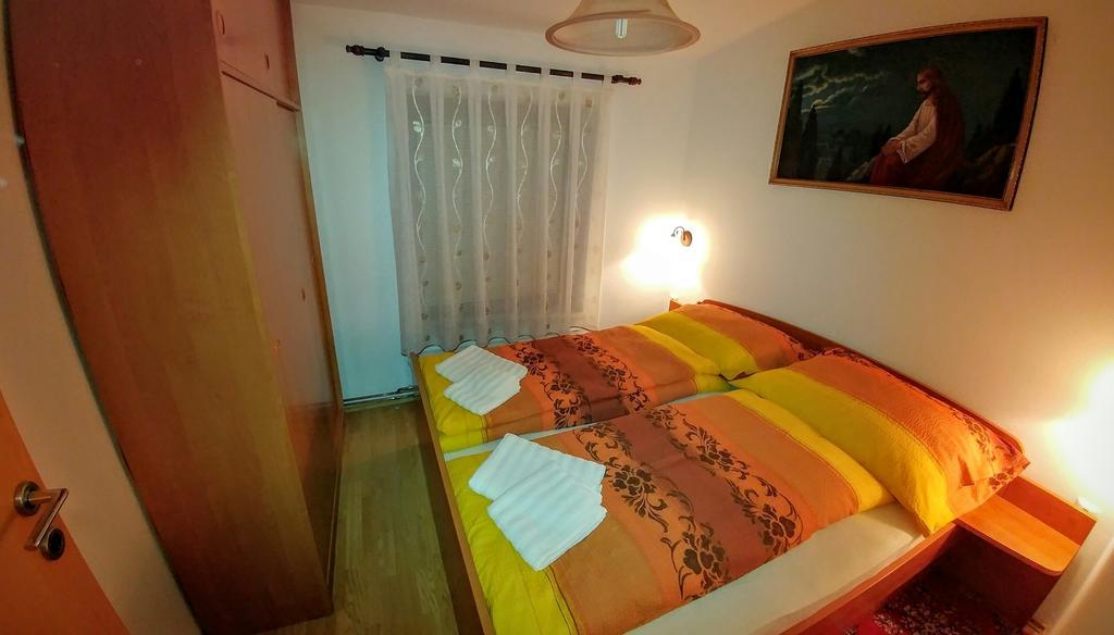 Apartments Ina 로가스카슬라티나 외부 사진