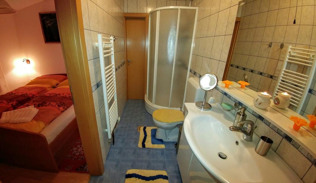 Apartments Ina 로가스카슬라티나 외부 사진