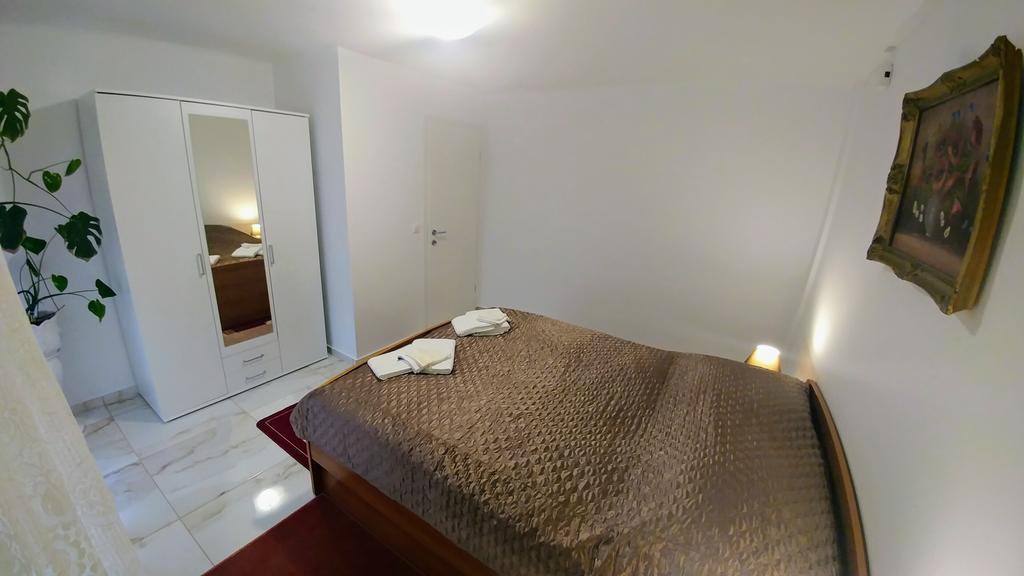 Apartments Ina 로가스카슬라티나 외부 사진