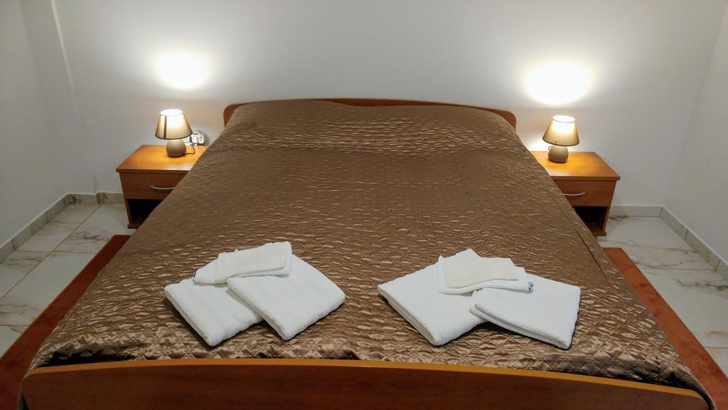 Apartments Ina 로가스카슬라티나 외부 사진