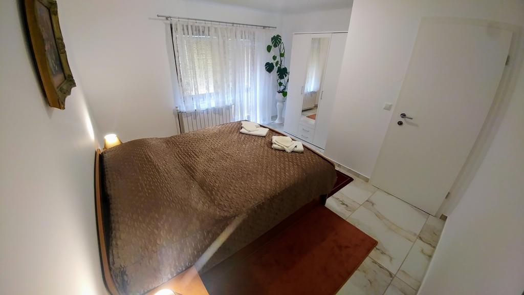 Apartments Ina 로가스카슬라티나 외부 사진