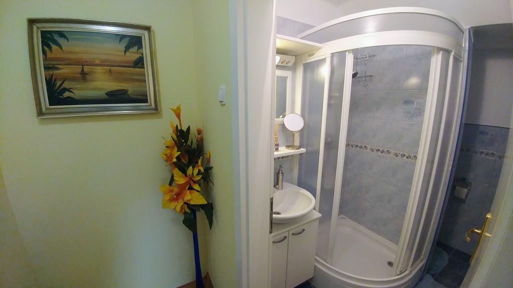 Apartments Ina 로가스카슬라티나 외부 사진