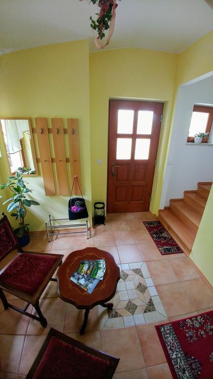 Apartments Ina 로가스카슬라티나 외부 사진