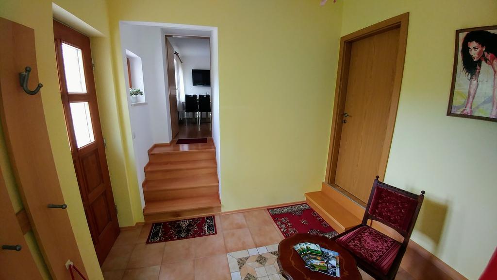 Apartments Ina 로가스카슬라티나 외부 사진